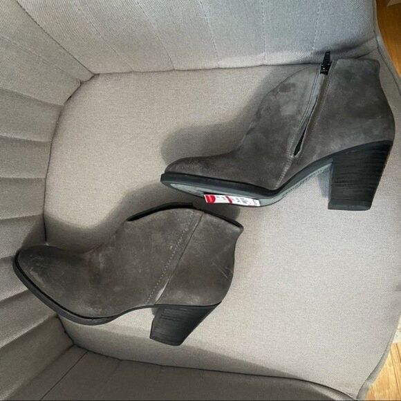 Paul Green Distressed Grey Western Scallop Boots - Picture 9 of 13